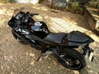 Black Yamaha YZF R15 V2