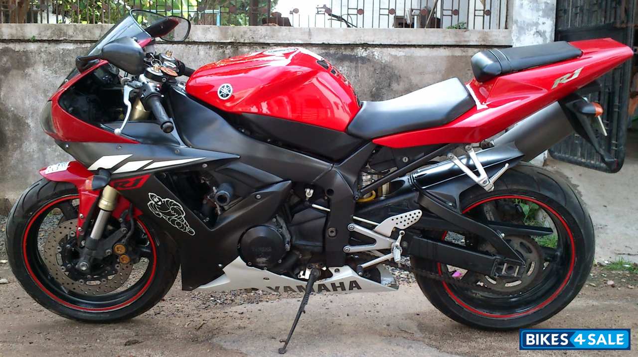 Red Yamaha YZF R1