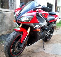 Red Yamaha YZF R1