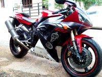 Red Yamaha YZF R1