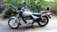 Bajaj Avenger 200 DTS-i