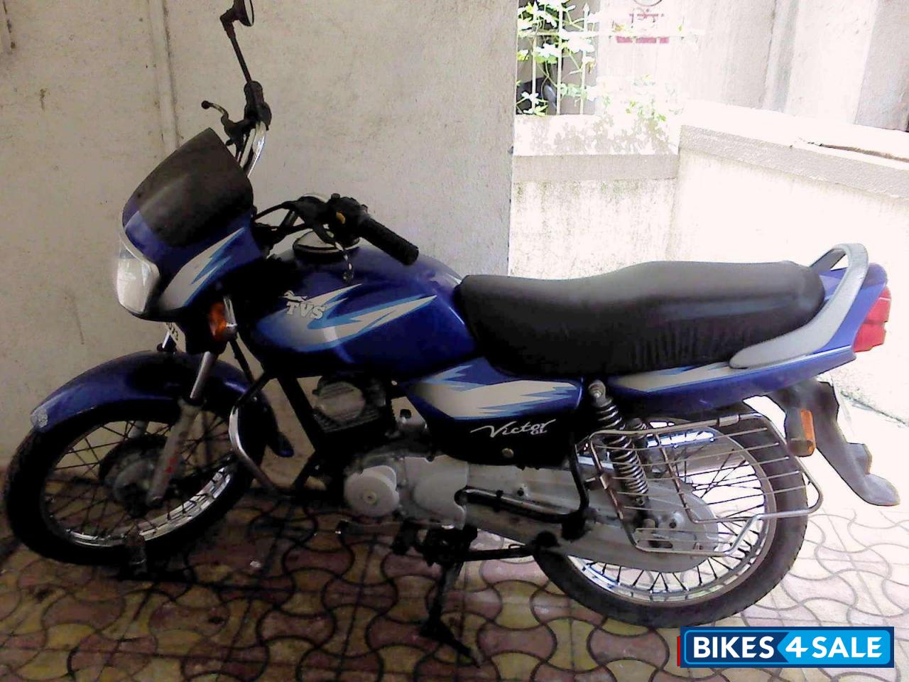 Blue TVS Victor GL