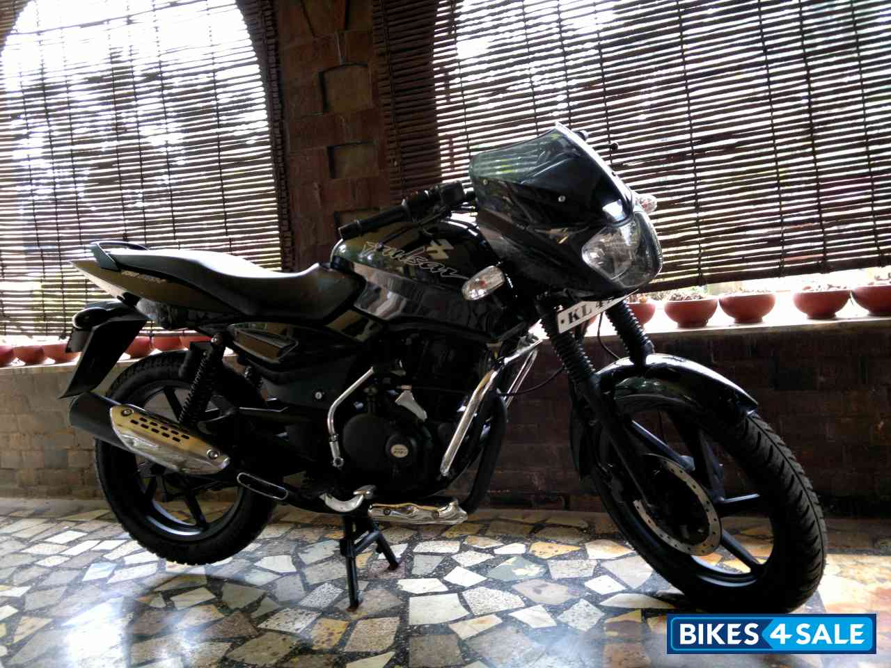 Black Bajaj Pulsar 150 DTSi Black Bajaj Pulsar 150 DTSi