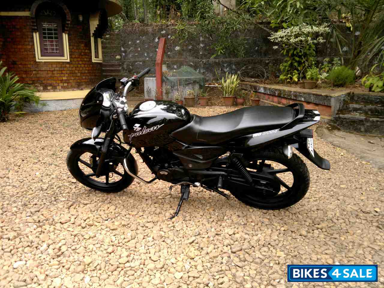 Black Bajaj Pulsar 150 DTSi Black Bajaj Pulsar 150 DTSi