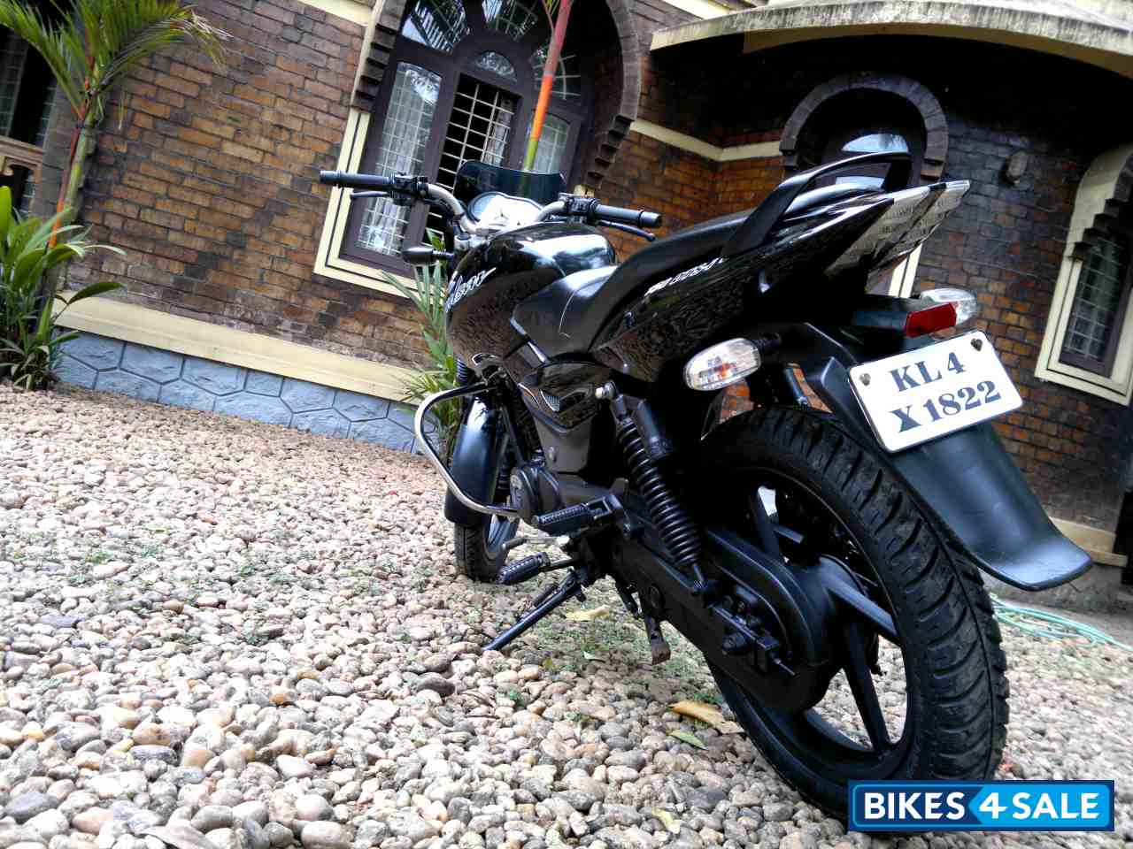 Black Bajaj Pulsar 150 DTSi Black Bajaj Pulsar 150 DTSi