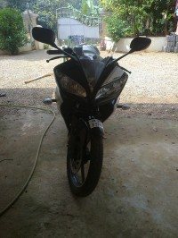 Black Yamaha YZF R15