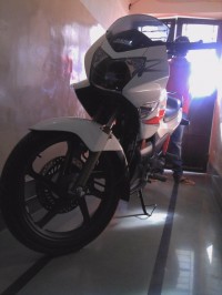 White Hero Karizma R