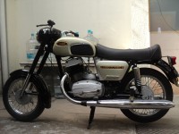 Ideal Jawa Yezdi Classic