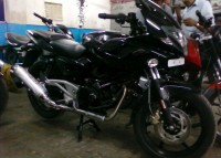 Black Bajaj Pulsar 220 DTSi