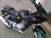 Black Bajaj Pulsar 220 DTSi