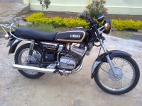 Black Yamaha RX 135