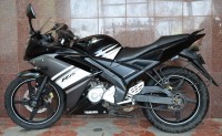 Black Yamaha YZF R15