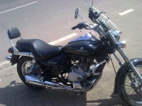 Midnight Black Bajaj Avenger 220 DTS-i