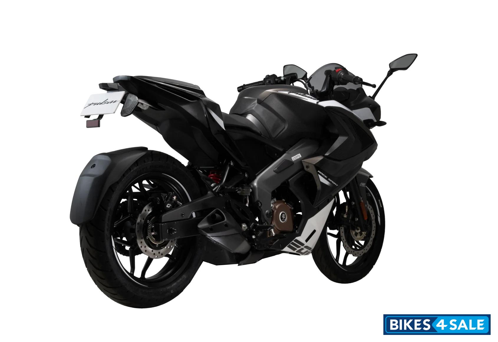 Bajaj Pulsar RS 200 2025