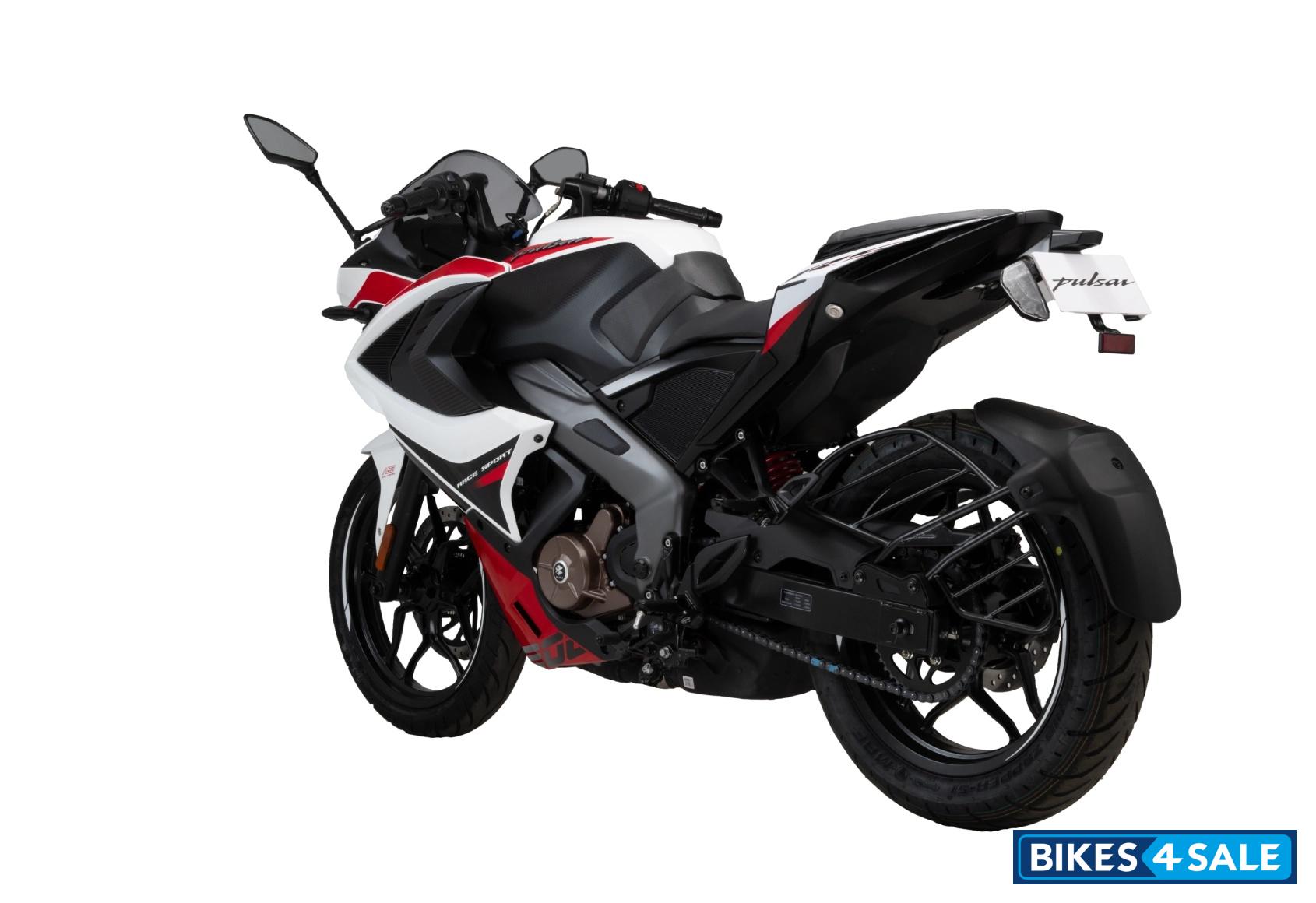 Bajaj Pulsar RS 200 2025