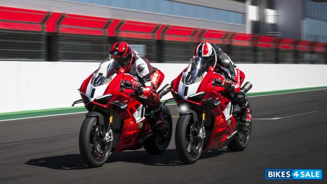 Ducati Panigale V4 Price - Mileage, Colours, Images