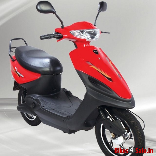 battery scooty details