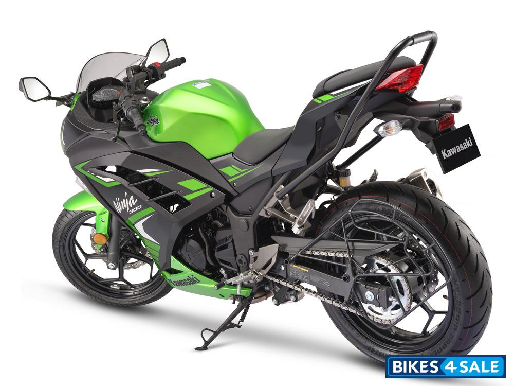 Kawasaki Ninja 300 BS6 2024