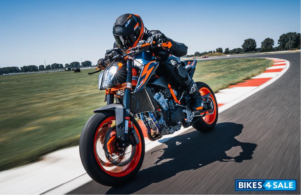 KTM 890 Duke R 2024