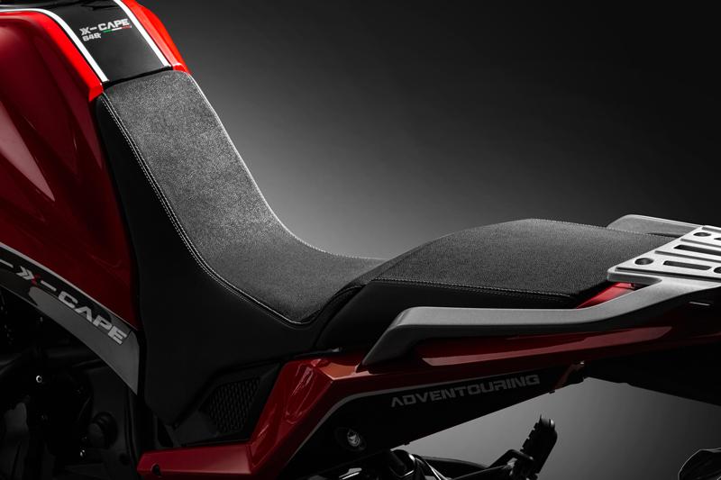 Moto Morini X-Cape 650X - Seat