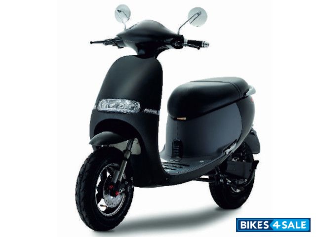 used battery scooty