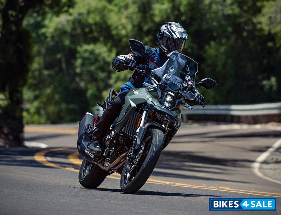 2024 Adventure V Storm 800 Features