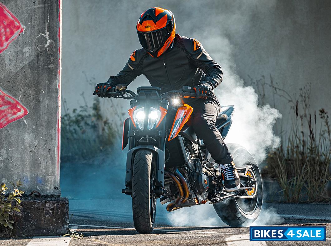 2024 KTM 790 Duke Returns Everything You Need to Know About the Latest