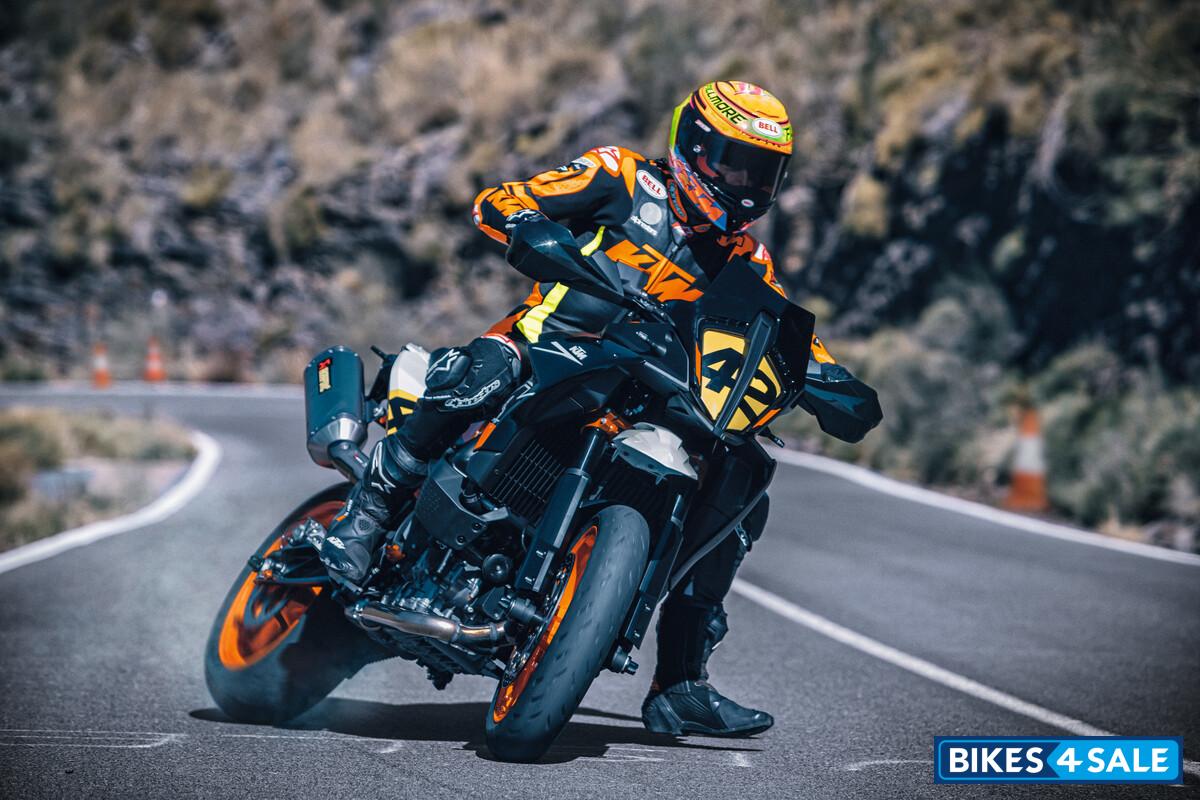 2024 Ktm 890 Smt Specifications