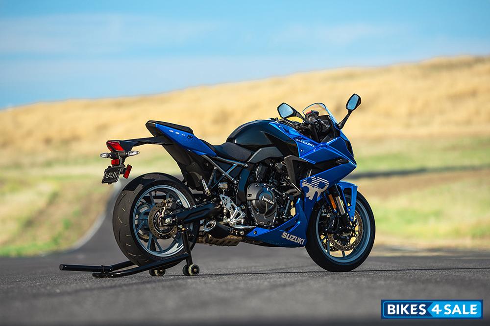 Experience the Thrill The 2024 Suzuki GSX8R Breaks Cover with