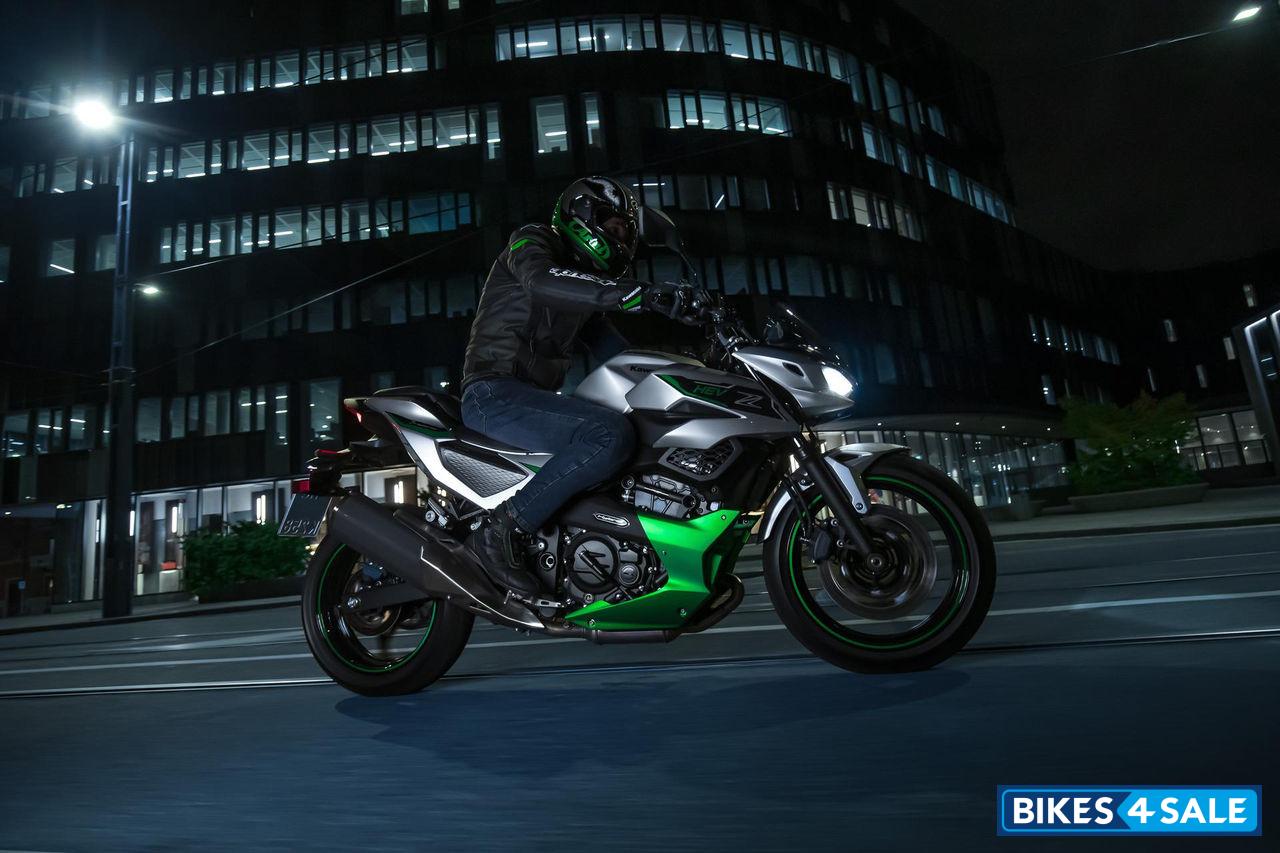 Kawasaki Z 7 Hybrid 2024 Pics