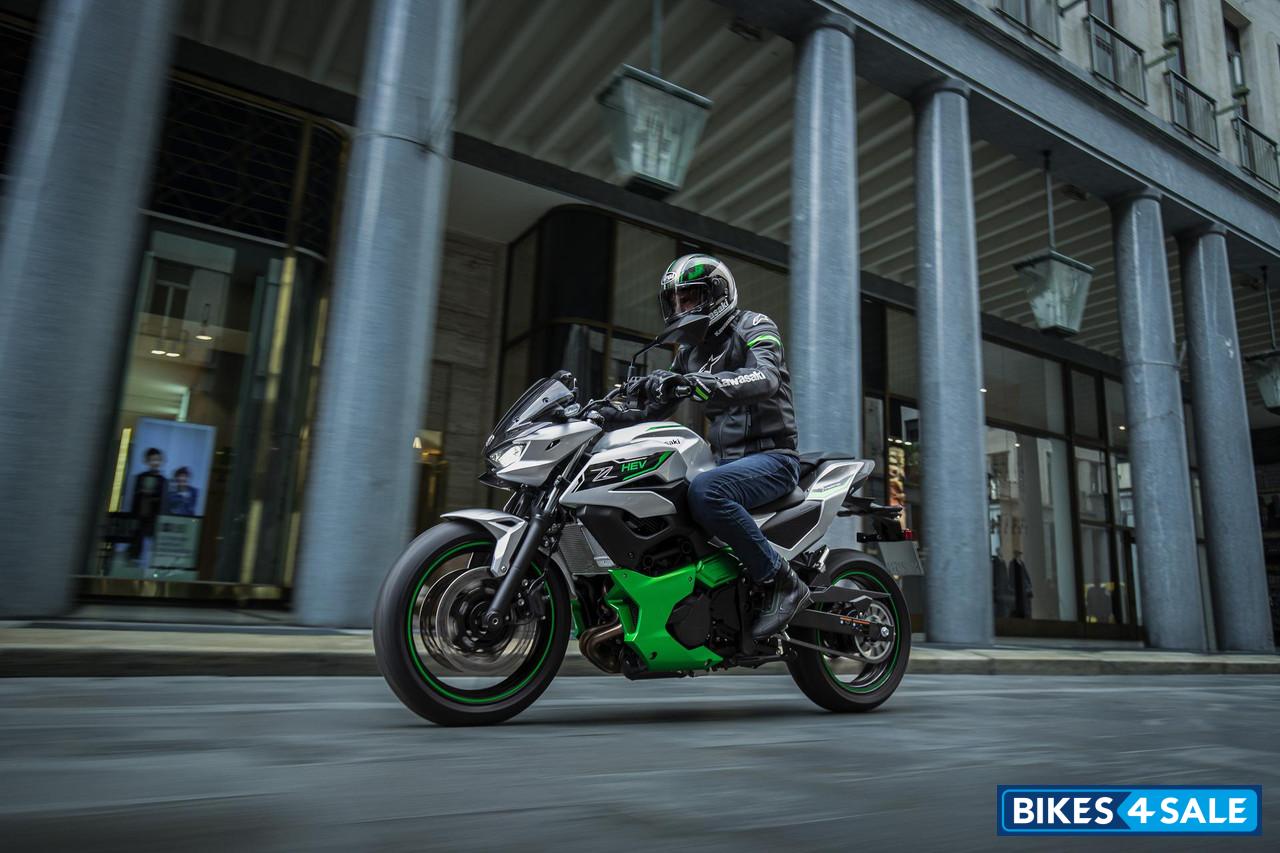 Kawasaki Z 7 Hybrid 2024