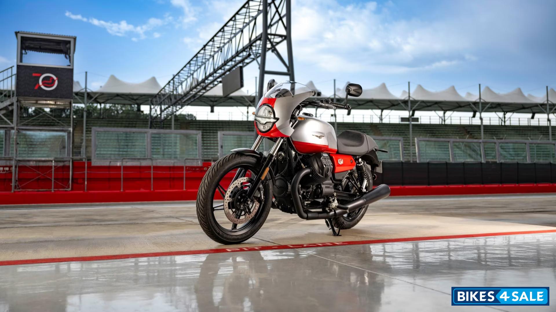 Moto Guzzi Unveils V7 Stone Corsa 2023