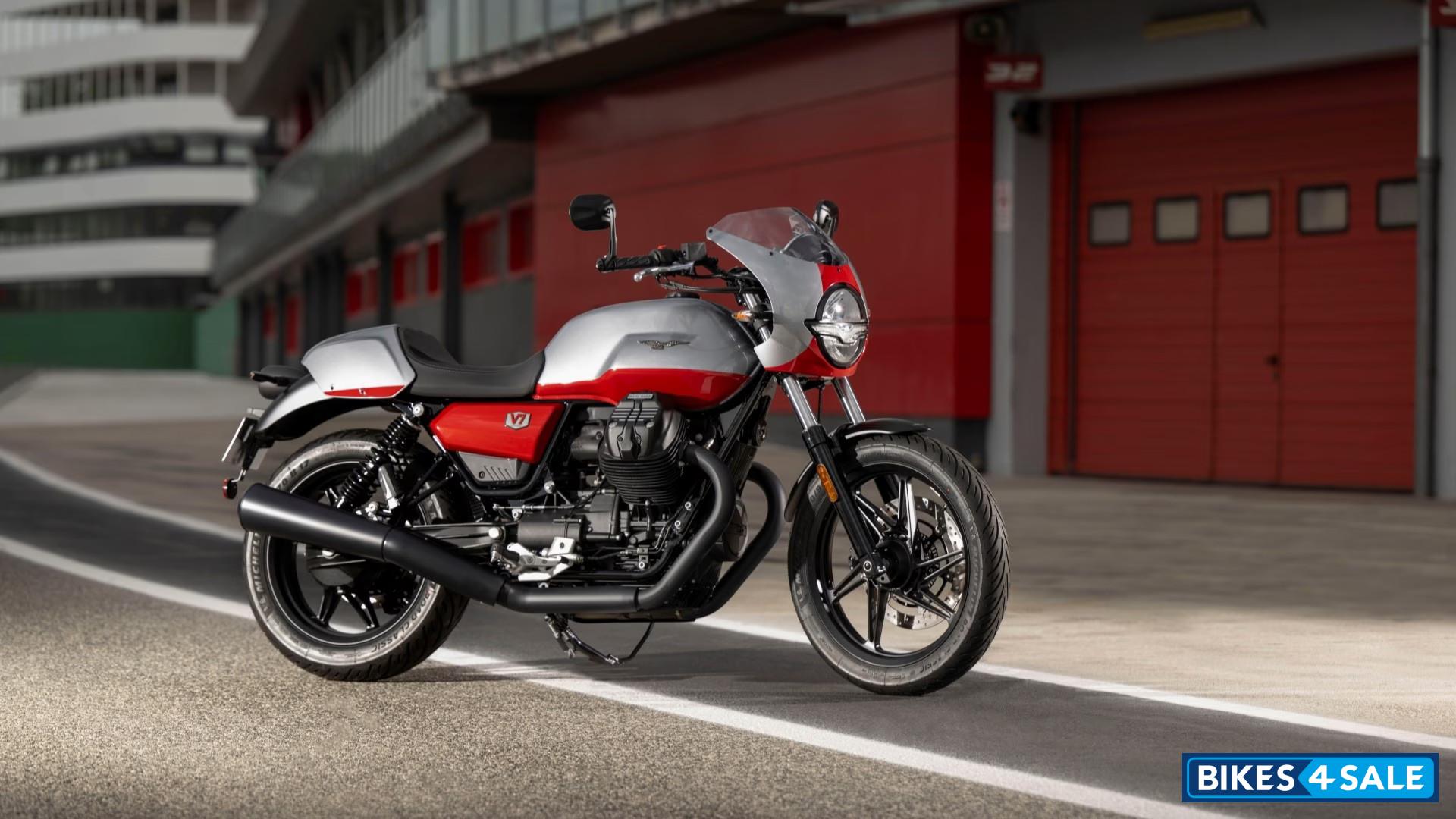 Moto Guzzi Unveils V7 Stone Corsa New Features